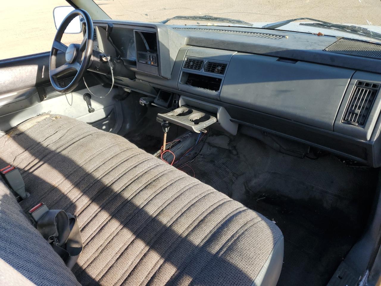 1989 Chevrolet Gmt-400 K1500 VIN: 2GCDK14H2K1135893 Lot: 82460495