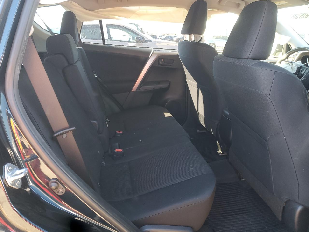 2018 Toyota Rav4 Le VIN: JTMBFREV1JD256268 Lot: 85595935