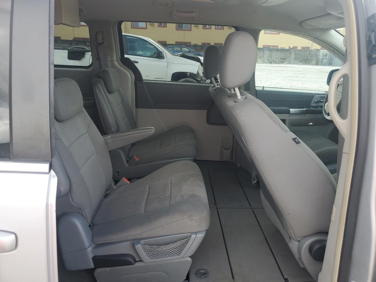 2008 Chrysler Town & Country Touring VIN: 2A8HR54P18R827528 Lot: 85912985