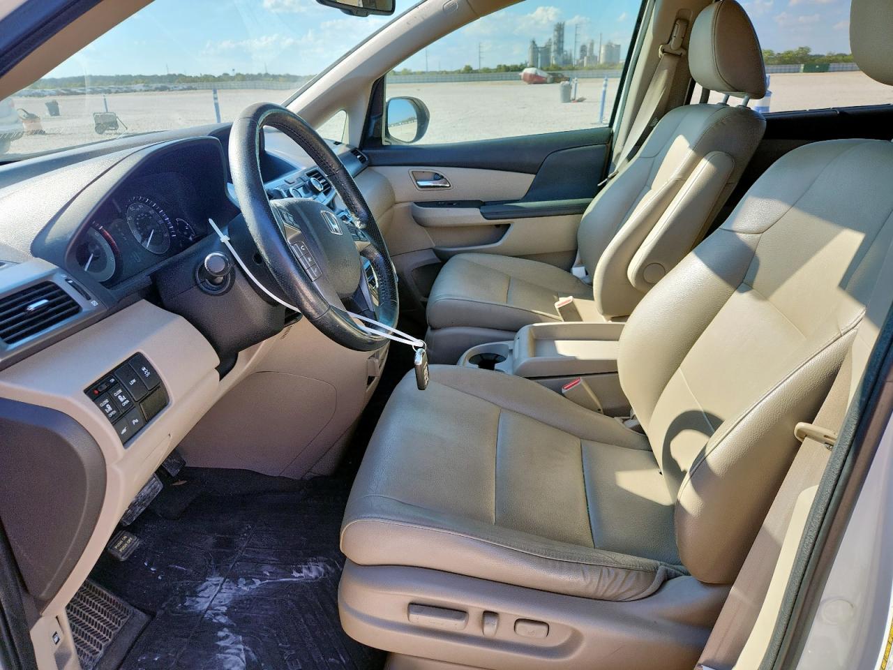 2015 Honda Odyssey Touring VIN: 5FNRL5H98FB045583 Lot: 82358465