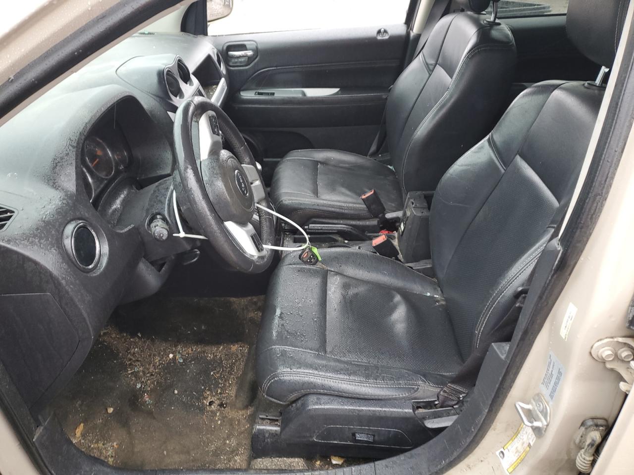 2016 Jeep Compass Latitude VIN: 1C4NJDEB0GD802751 Lot: 90602995