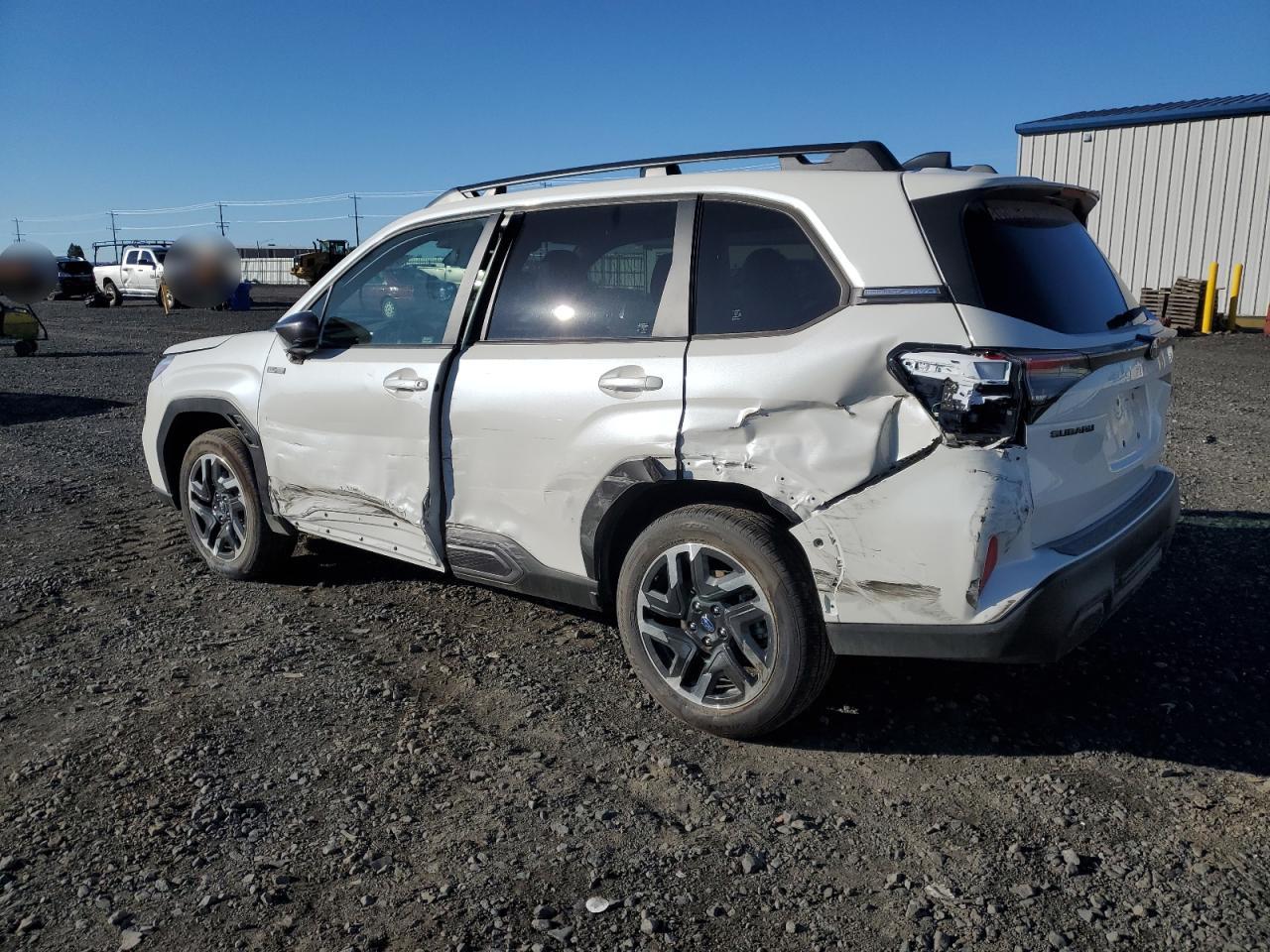 2025 Subaru Forester Limited white null hybrid JF2SLSRD3SH404241 photo #3