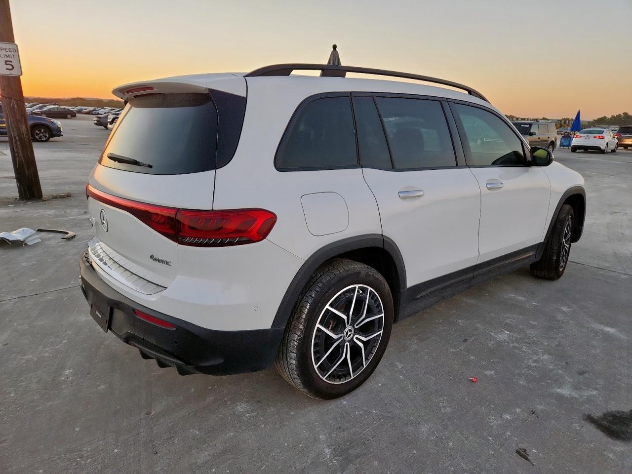 Фото: W1N9M0KB6PN068321