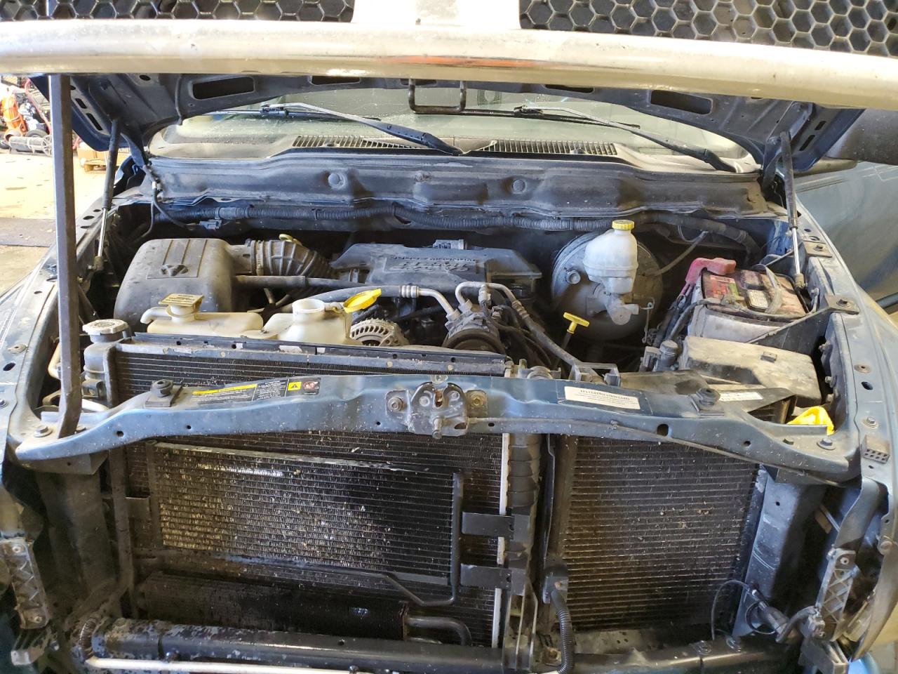 2004 Dodge Ram 1500 St VIN: 1D7HU18D24J275444 Lot: 82533345