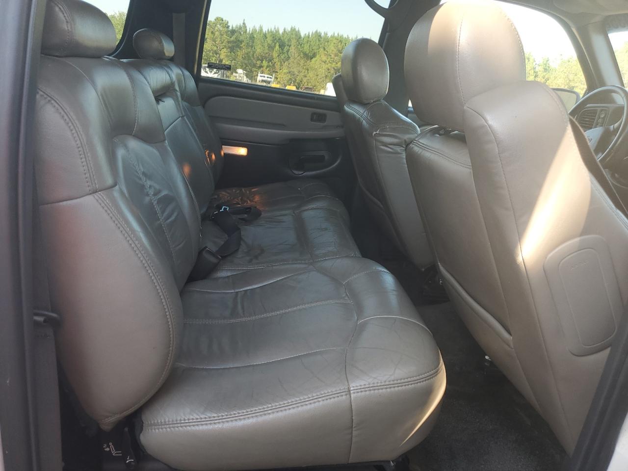 2002 Chevrolet Suburban K1500 VIN: 3GNFK16ZX2G216704 Lot: 82005935