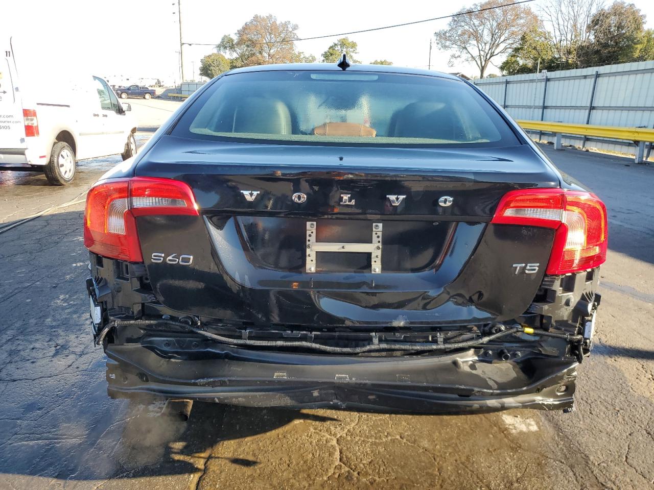 2015 Volvo S60 Premier VIN: YV140MFKXF2367206 Lot: 86172185