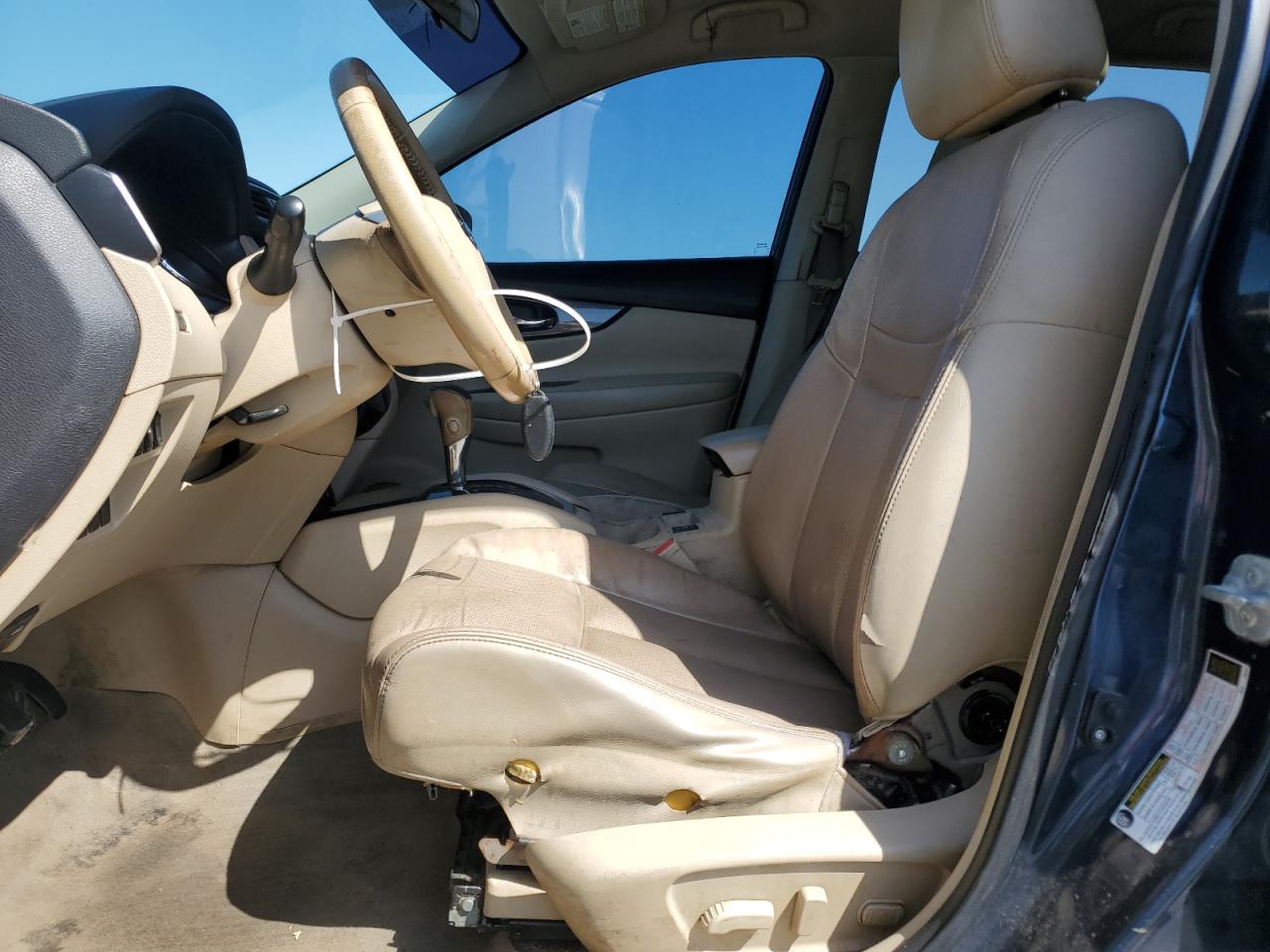 2015 Nissan Rogue S VIN: 5N1AT2MT2FC860433 Lot: 81981555