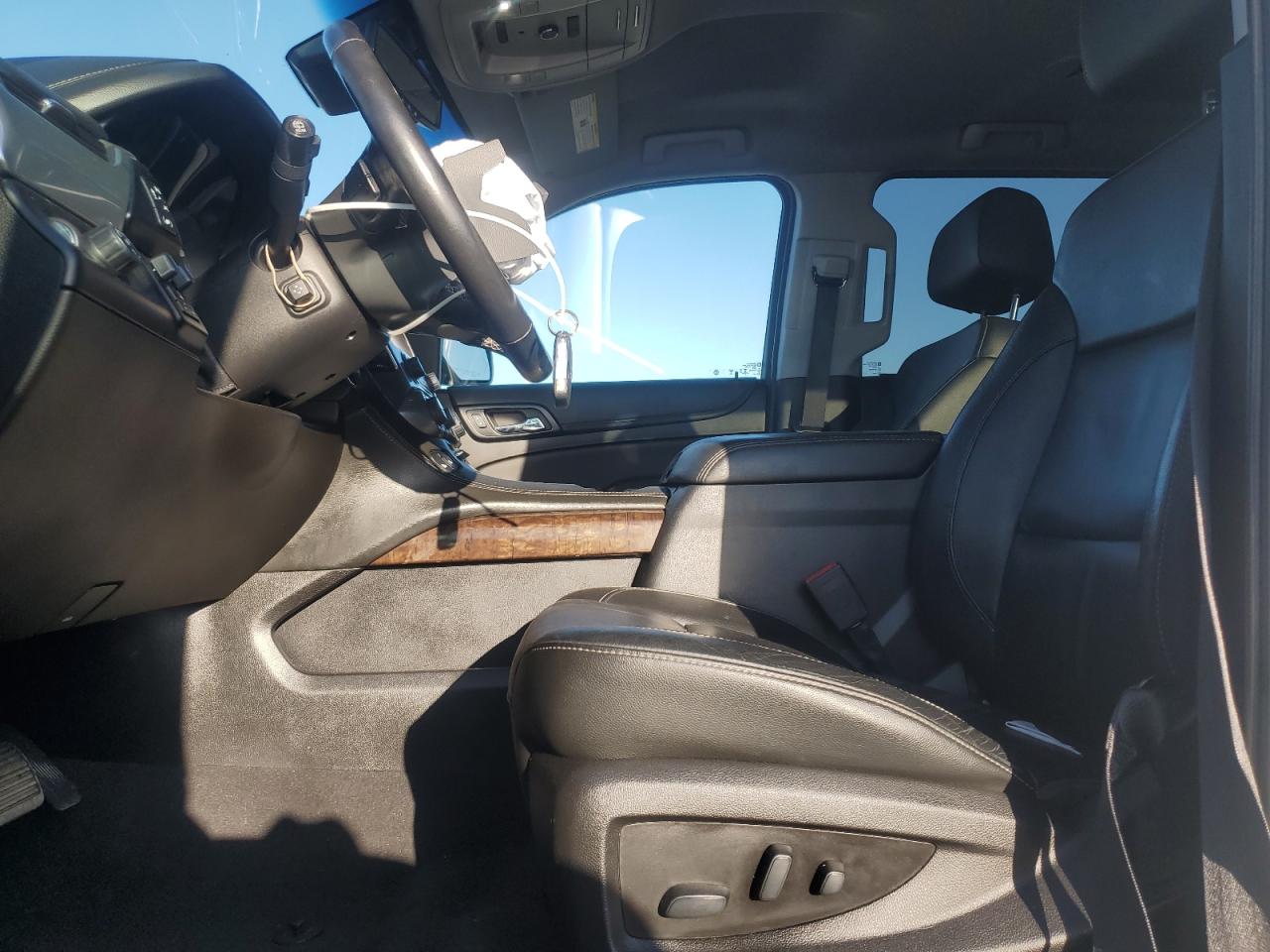 2019 Chevrolet Tahoe C1500 Lt VIN: 1GNSCBKC7KR217456 Lot: 82332675