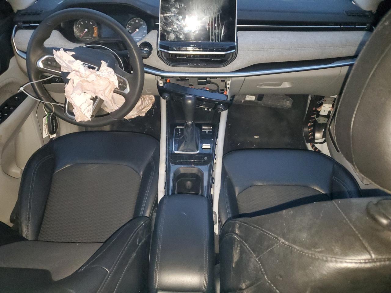 2024 Jeep Compass Latitude VIN: 3C4NJDBNXRT597063 Lot: 82132385