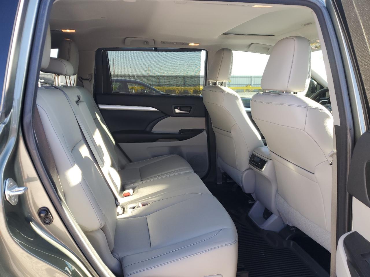 2017 Toyota Highlander Se VIN: 5TDJZRFH9HS468751 Lot: 85948515