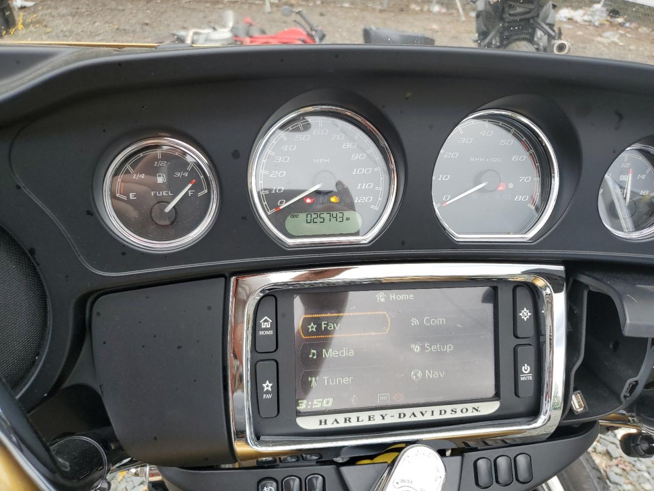 2017 Harley-Davidson Flhtcutg Tri Glide Ultra VIN: 1HD1MAD15HB856717 Lot: 85672125