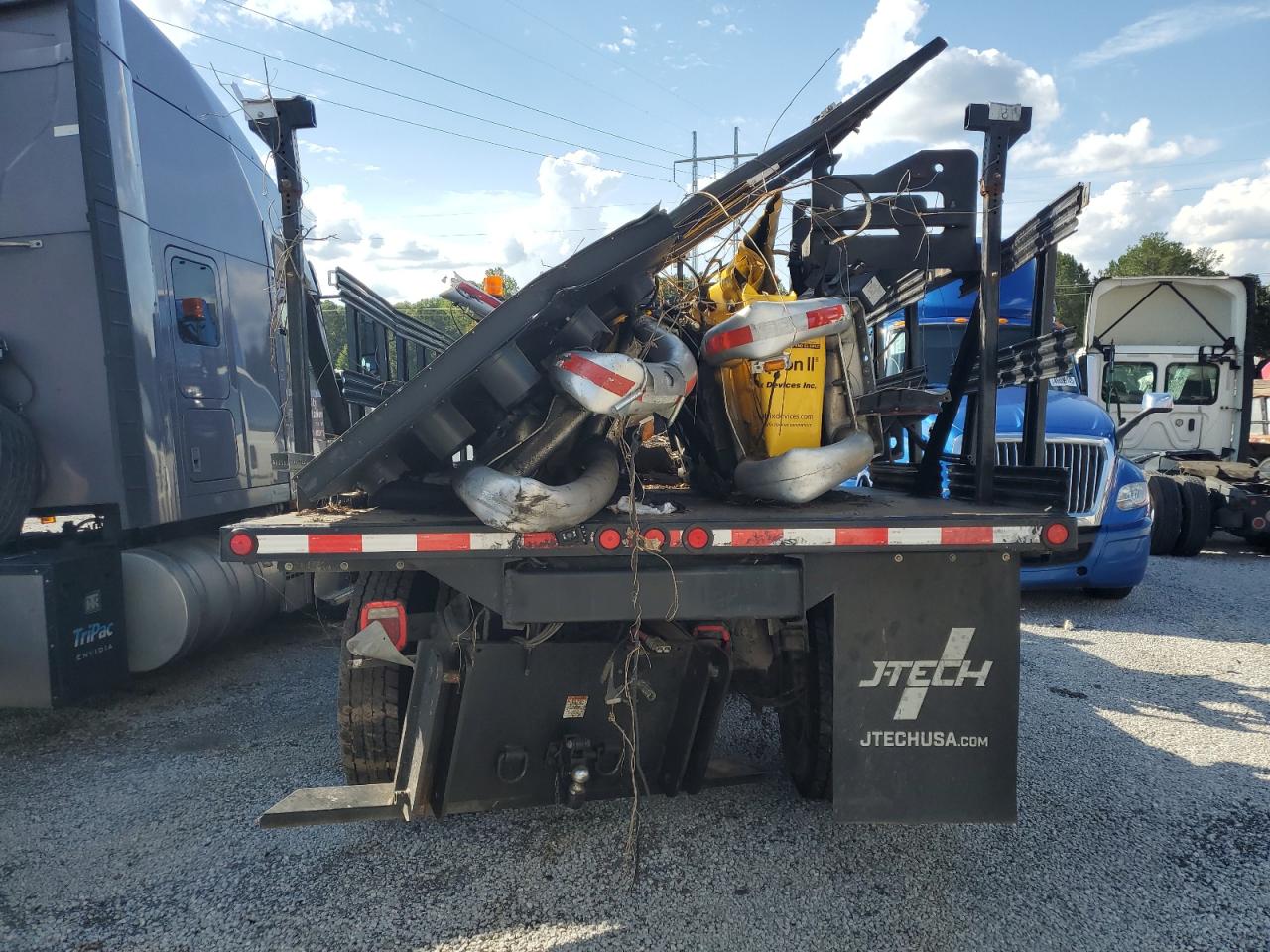 2023 Ford F650 Super Duty VIN: 1FDNF6AN5PDF07055 Lot: 81204875