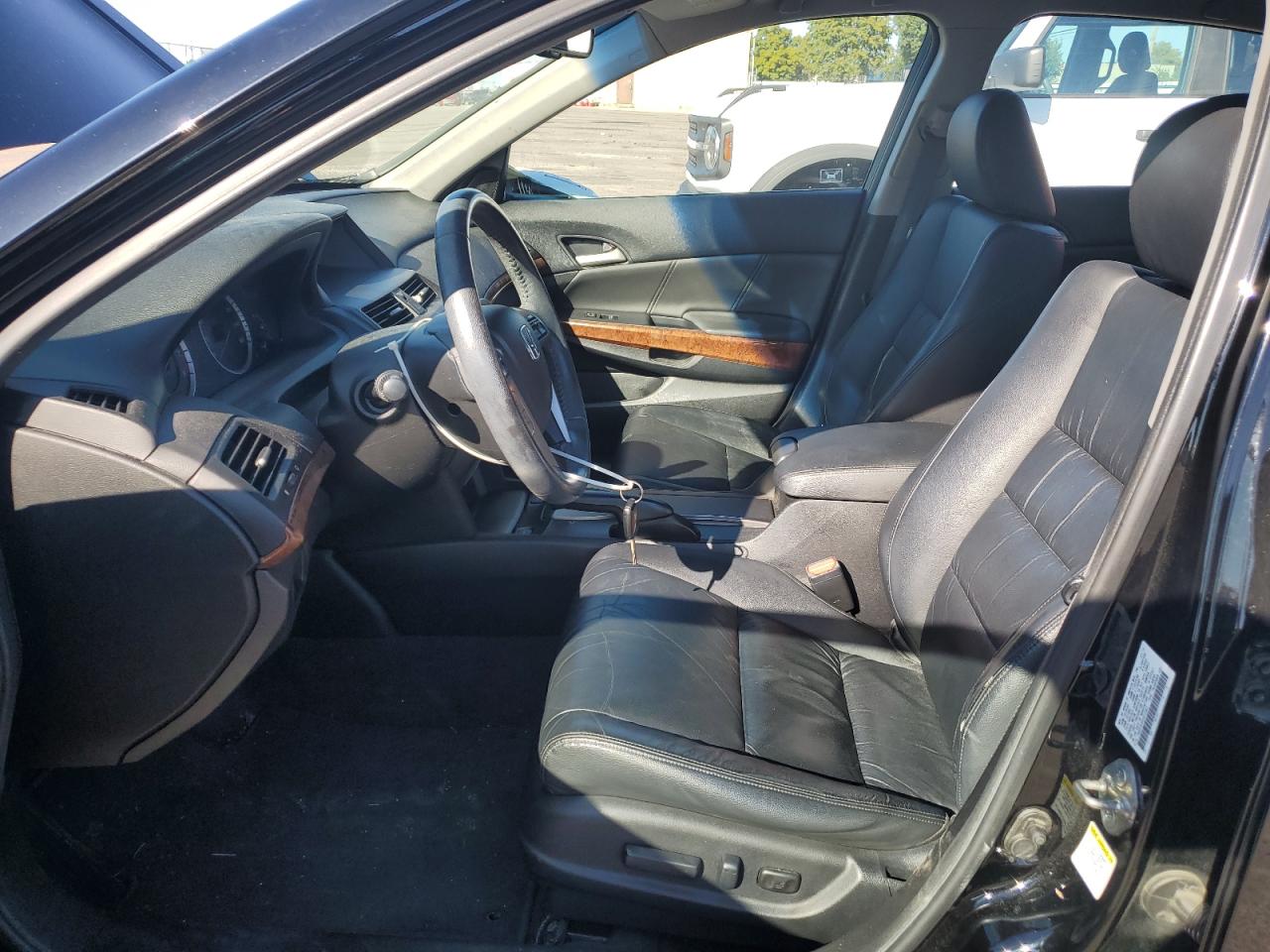 2012 Honda Accord Exl VIN: 1HGCP3F85CA015861 Lot: 82315255