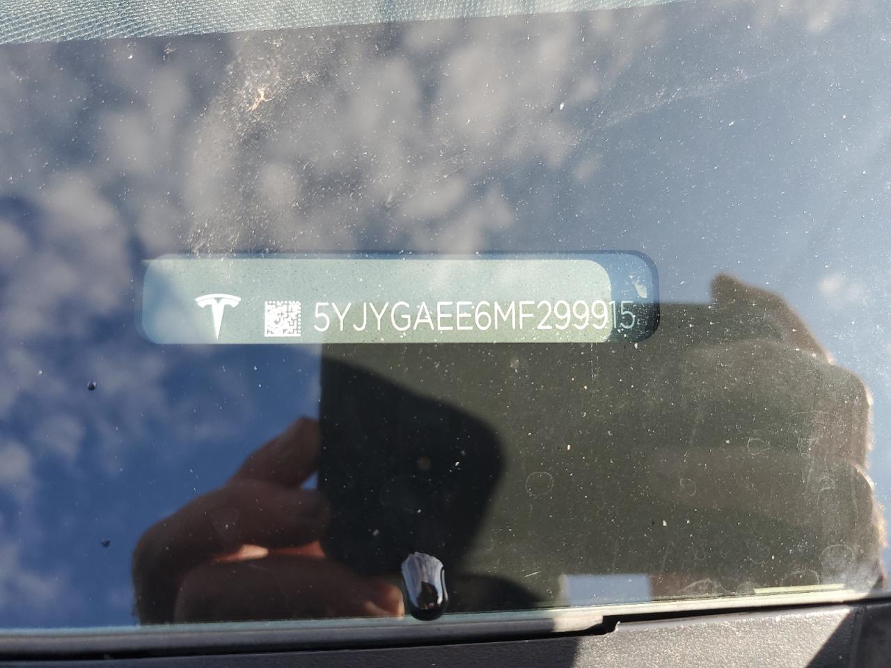 2021 Tesla Model Y VIN: 5YJYGAEE6MF299915 Lot: 90684595