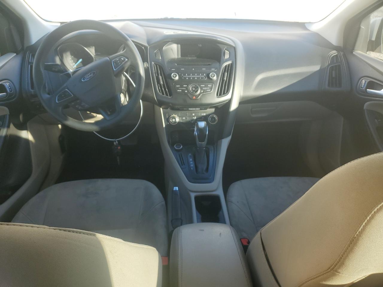 2015 Ford Focus Se VIN: 1FADP3K21FL376118 Lot: 82581215