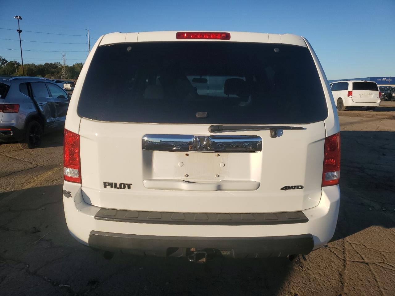 2011 Honda Pilot Lx VIN: 5FNYF4H24BB023106 Lot: 86053345