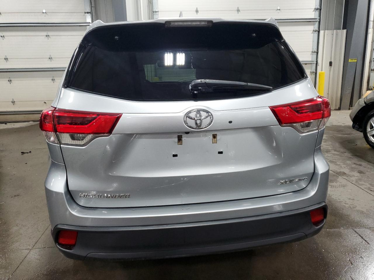2018 Toyota Highlander Se VIN: 5TDJZRFH1JS529175 Lot: 86507265