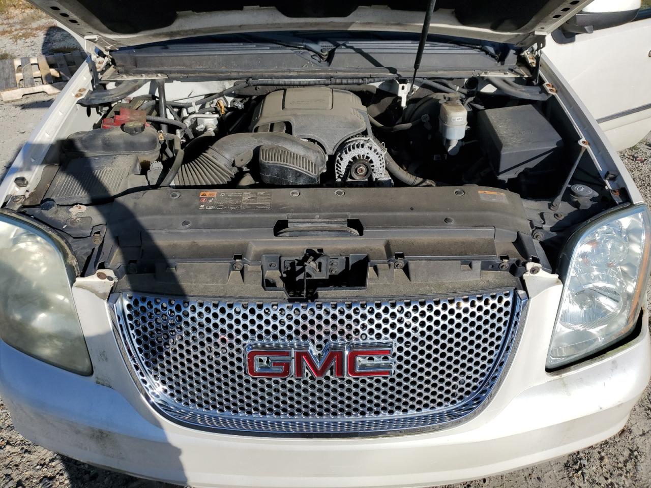 2011 GMC Yukon Denali VIN: 1GKS2EEF8BR316777 Lot: 82211855