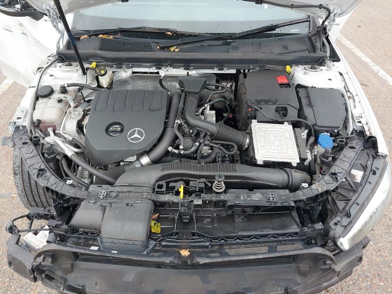 2022 MERCEDES-BENZ A 200 AMG LINE ED EXECUTI 