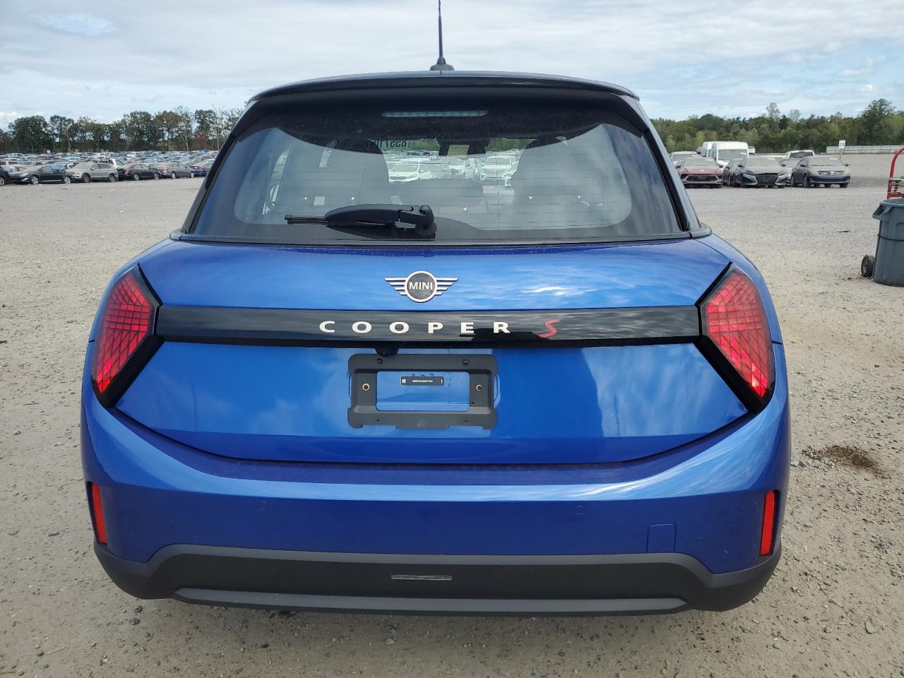 2025 Mini Cooper S VIN: WMW53GD05S2W51242 Lot: 85571045