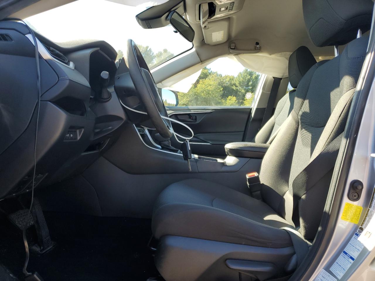 2022 Toyota Rav4 Le VIN: 2T3F1RFV3NW261057 Lot: 82429255