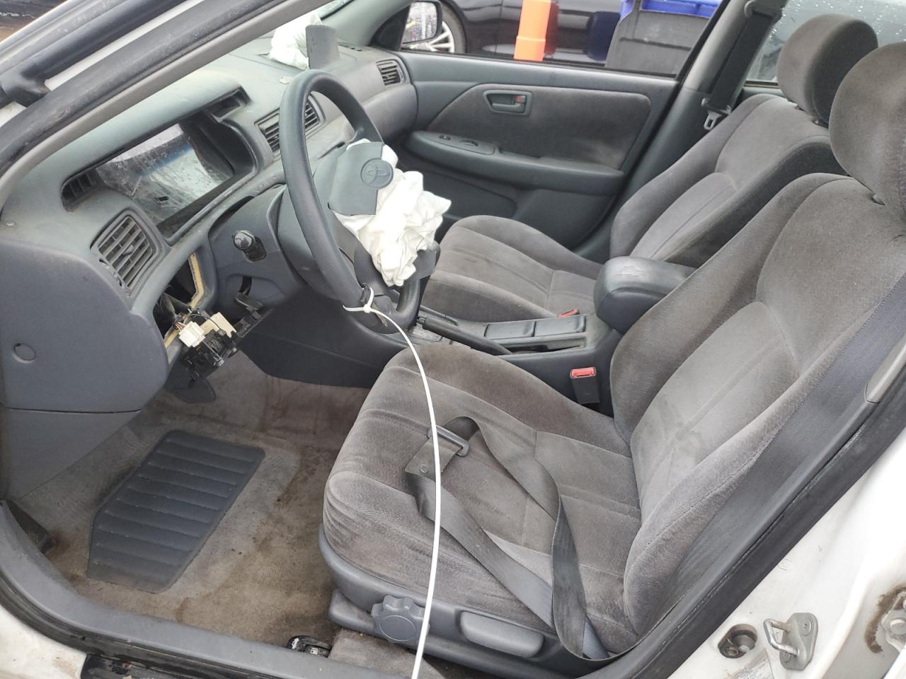 1998 Toyota Camry Le VIN: JT2BG28K9W0217800 Lot: 85507345