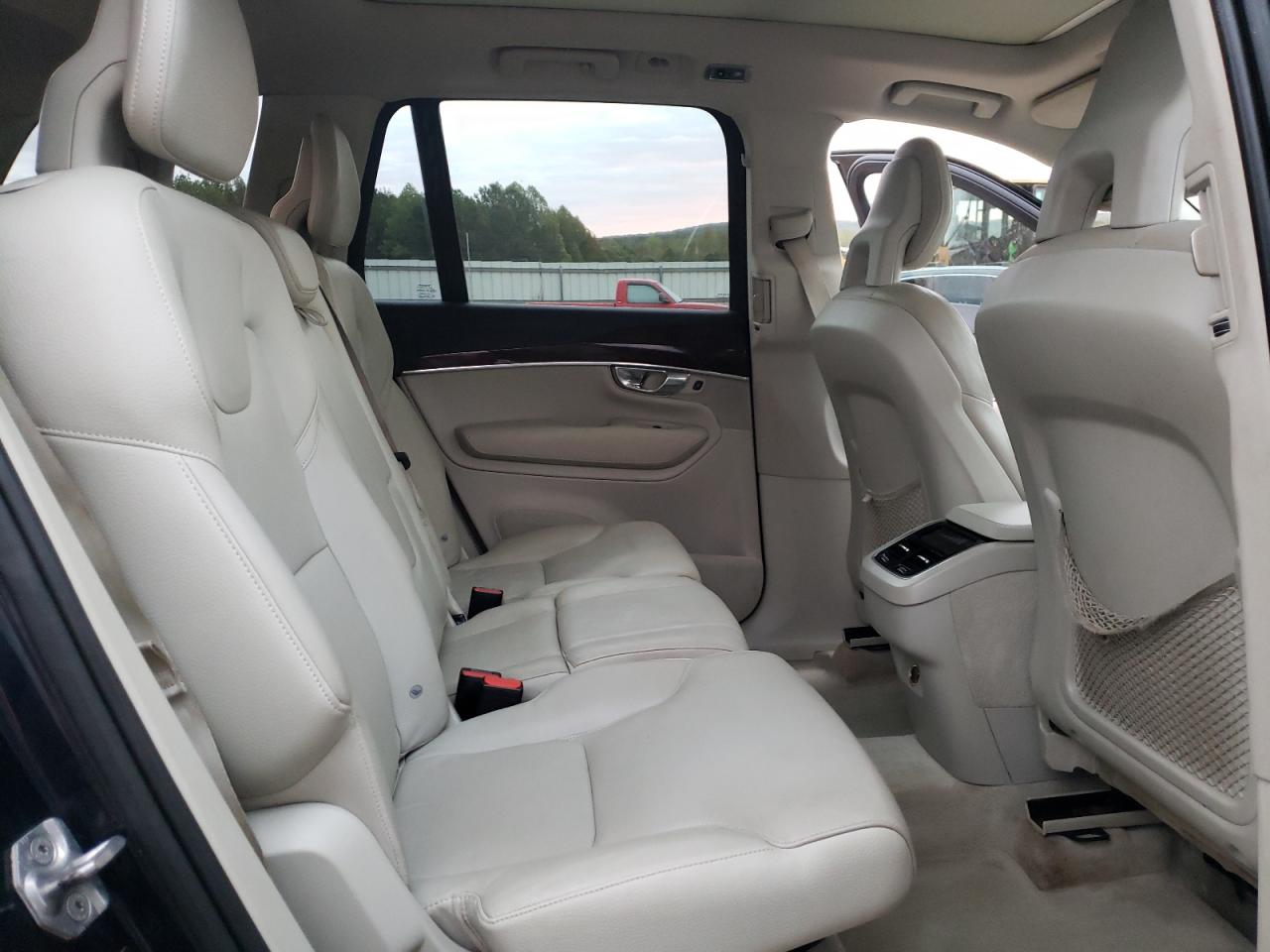 2016 Volvo Xc90 T6 VIN: YV4A22PK2G1023024 Lot: 85784725