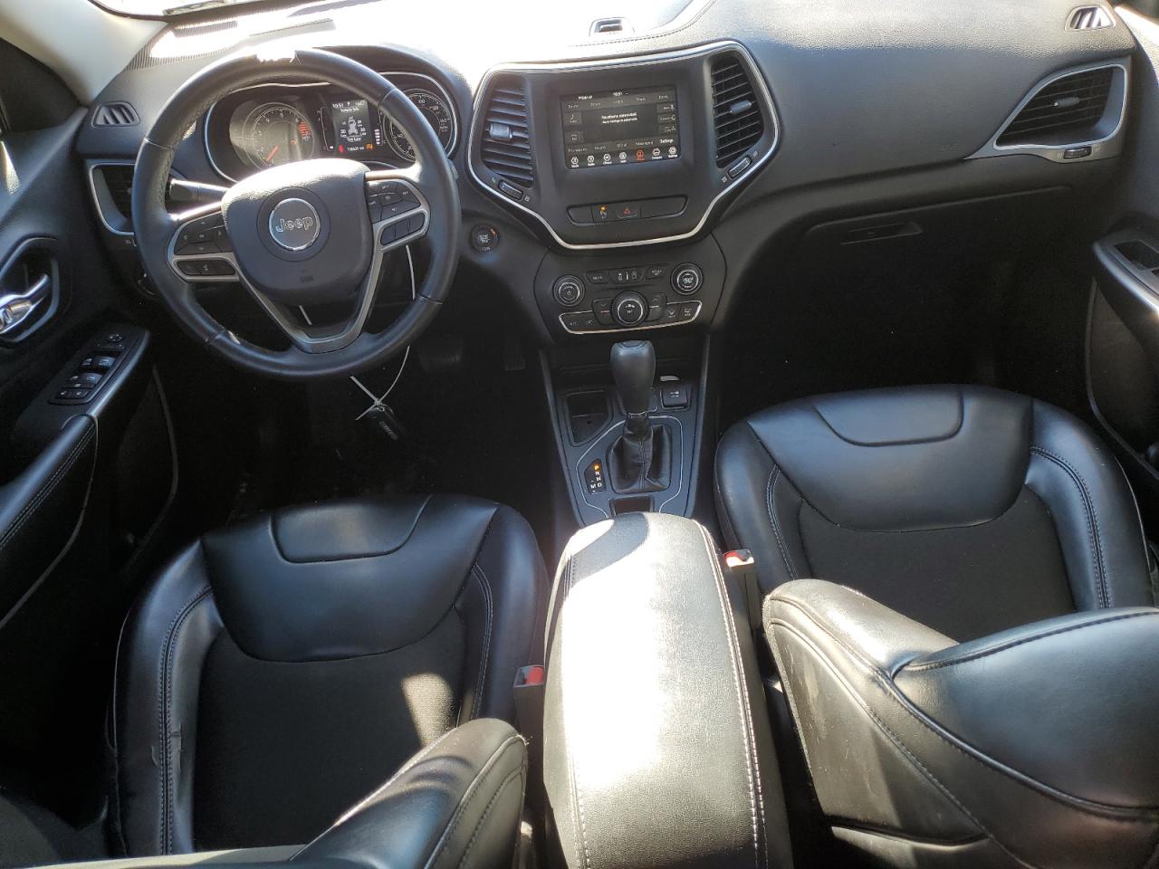 2019 Jeep Cherokee Latitude Plus VIN: 1C4PJLLB0KD301079 Lot: 90936705