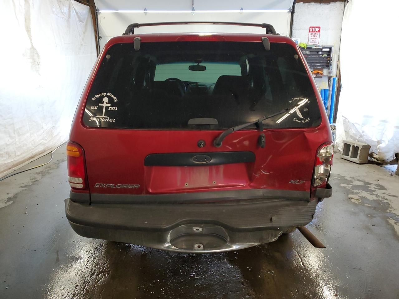 2000 Ford Explorer Xlt VIN: 1FMZU73E5YZA24468 Lot: 82210305