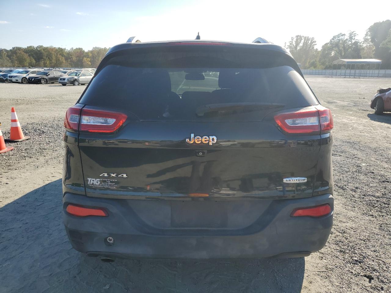 2015 Jeep Cherokee Latitude VIN: 1C4PJLCB5FW627485 Lot: 85745645