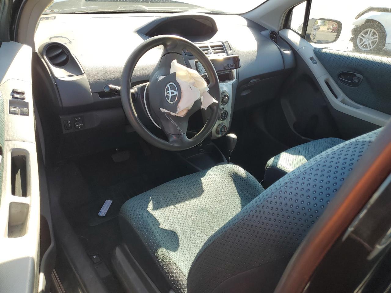2008 Toyota Yaris VIN: JTDJT923785196590 Lot: 82314655