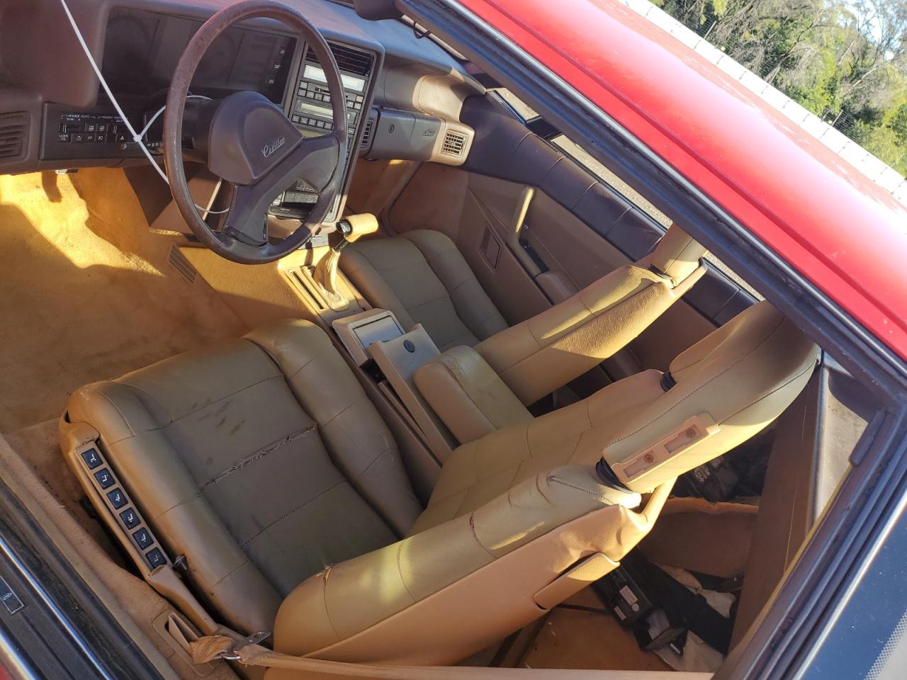 1987 Cadillac Allante VIN: 1G6VR3171HU102827 Lot: 85000855