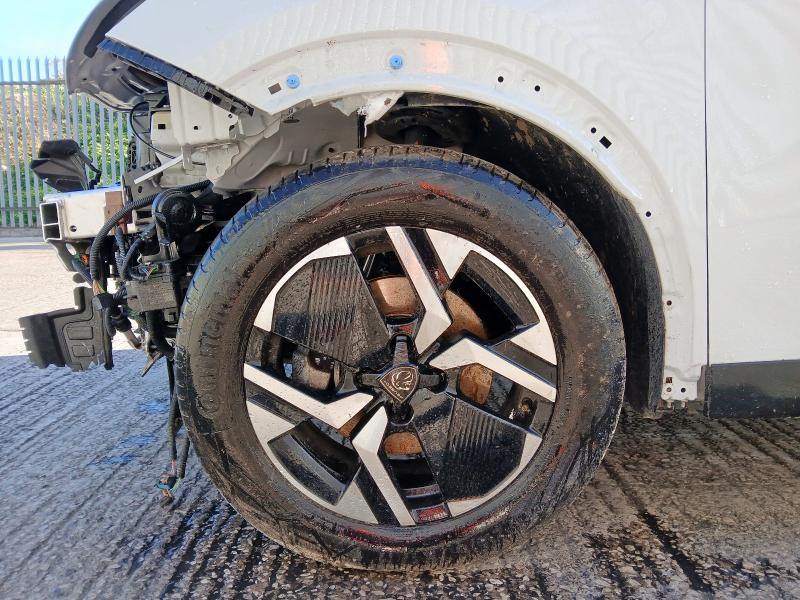 2025 PEUGEOT 2008 1.2 HYBRID 136 GT 5DR E-DSC6