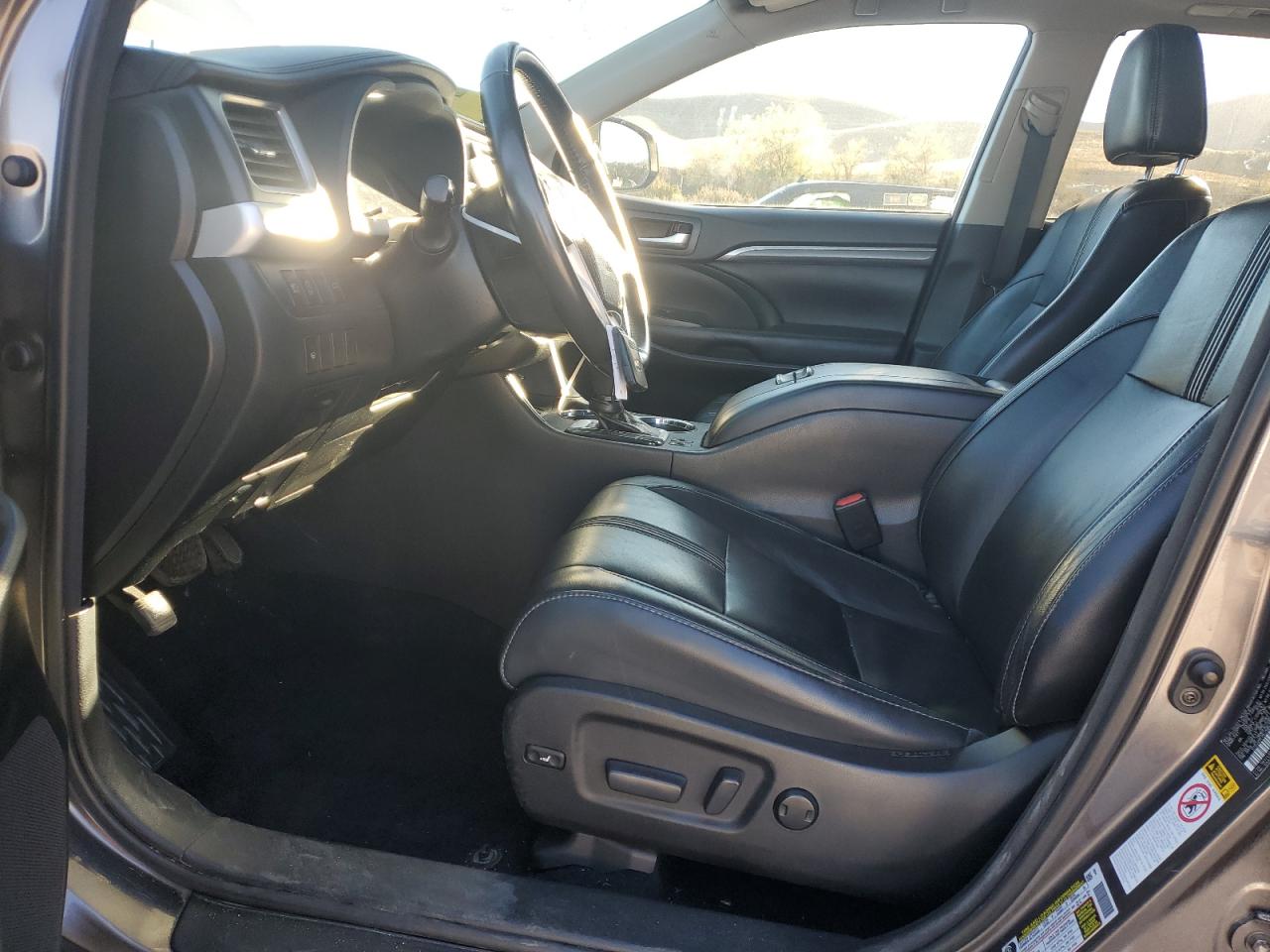 2018 Toyota Highlander Se VIN: 5TDJZRFH6JS861516 Lot: 87023085