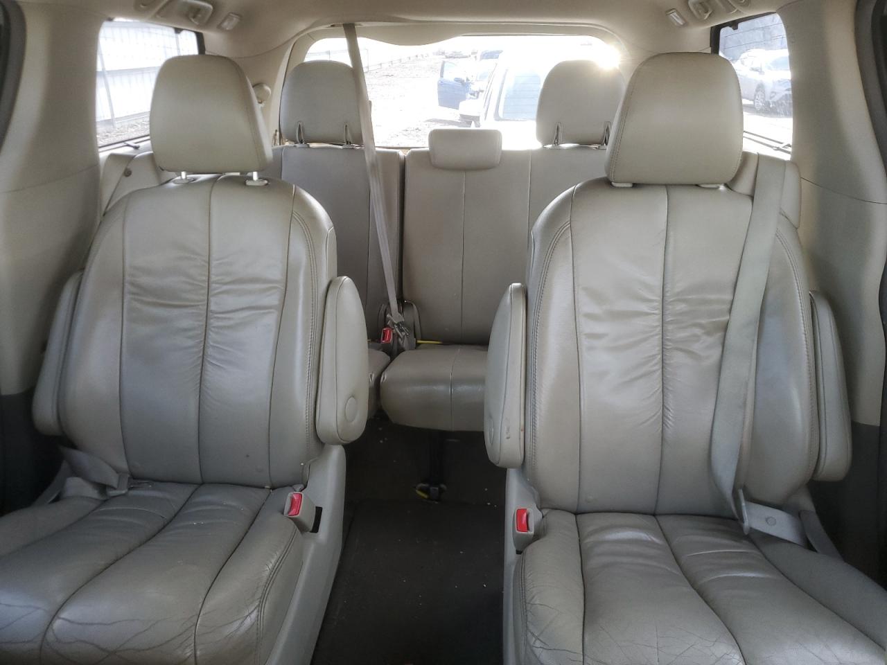 2011 Toyota Sienna Xle VIN: 5TDDK3DCXBS027031 Lot: 84614015