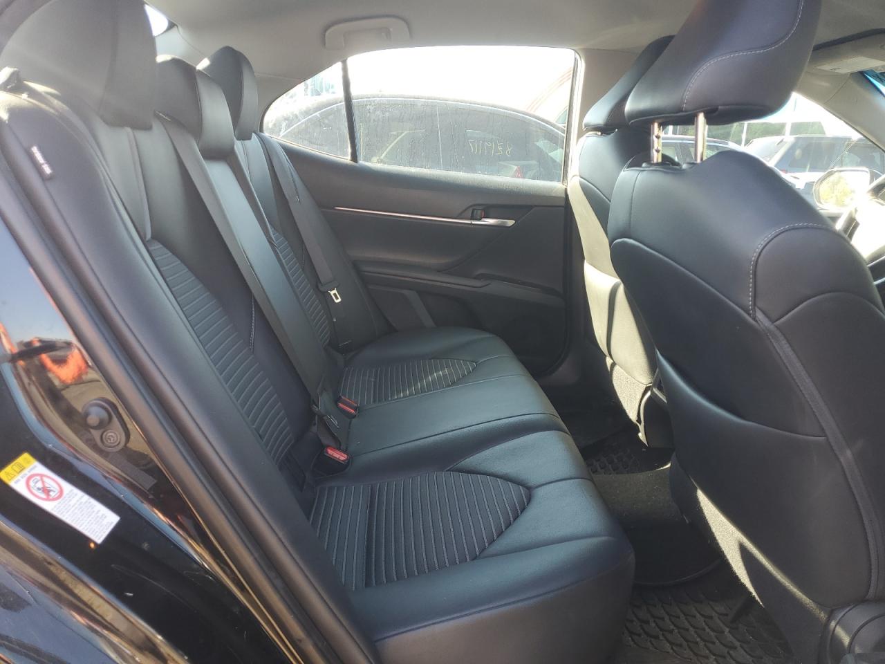 2018 Toyota Camry L VIN: 4T1B11HK2JU555605 Lot: 84904055