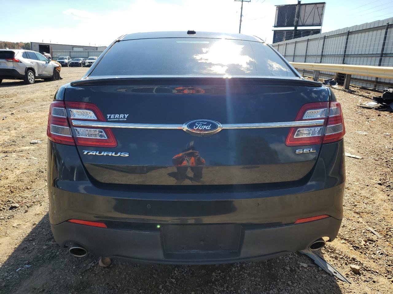 2014 Ford Taurus Sel VIN: 1FAHP2E84EG181732 Lot: 90827425