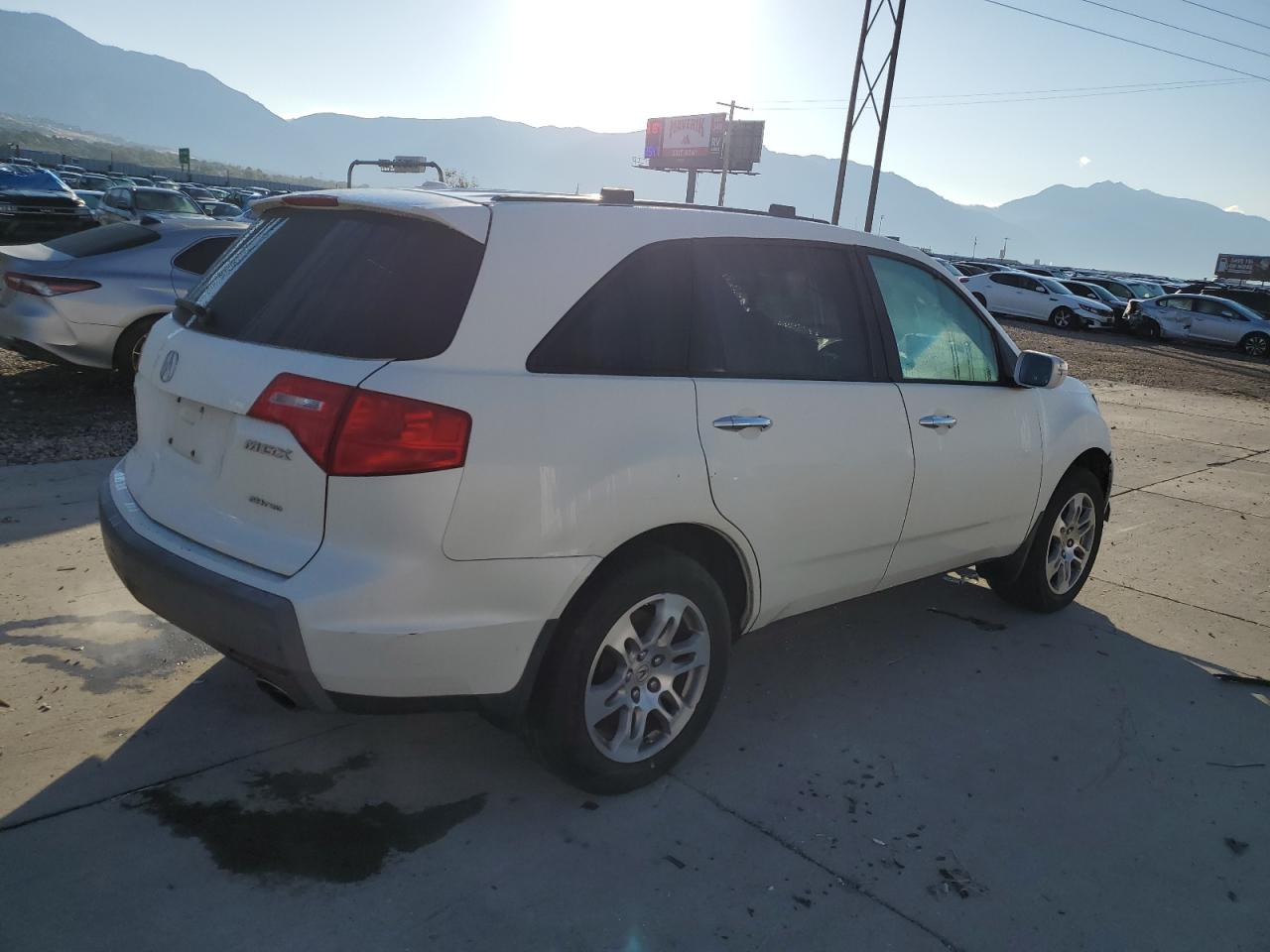 Фото: 2HNYD28288H555448