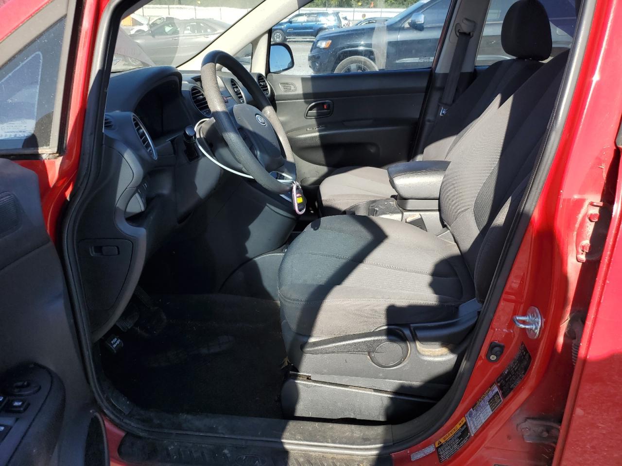 2009 Kia Rondo Base VIN: KNAFG529597262502 Lot: 81885225