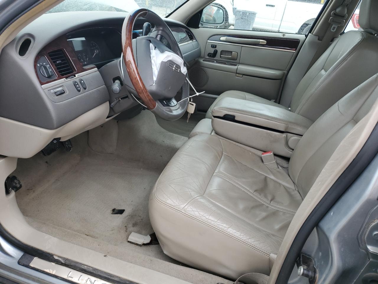 2006 Lincoln Town Car Signature Limited VIN: 1LNHM82V46Y649756 Lot: 90480745