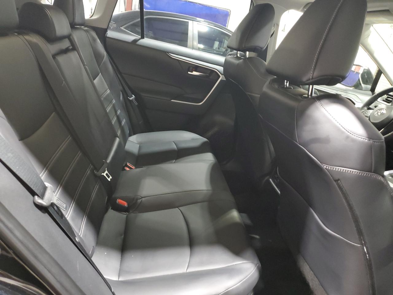 2025 Toyota Rav4 Xle Premium VIN: JTMB6RFV9SD155074 Lot: 84813765