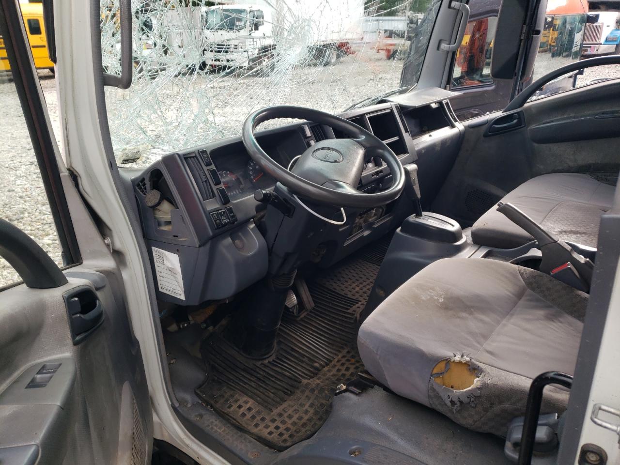 2009 Isuzu Npr Box Truck VIN: 4KLB4W1N39J801961 Lot: 86231835