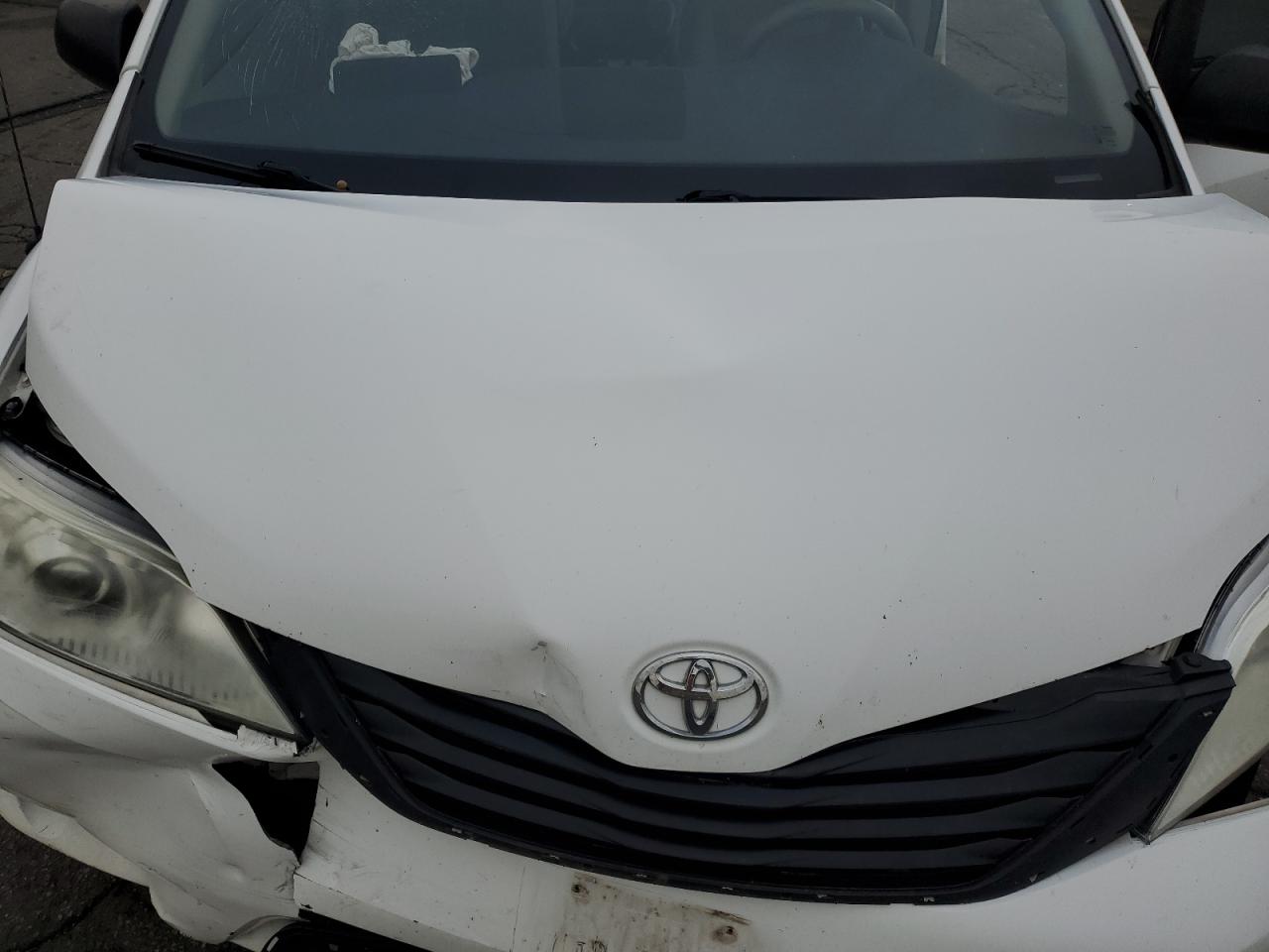 2011 Toyota Sienna Base VIN: 5TDKA3DC0BS003153 Lot: 85714755