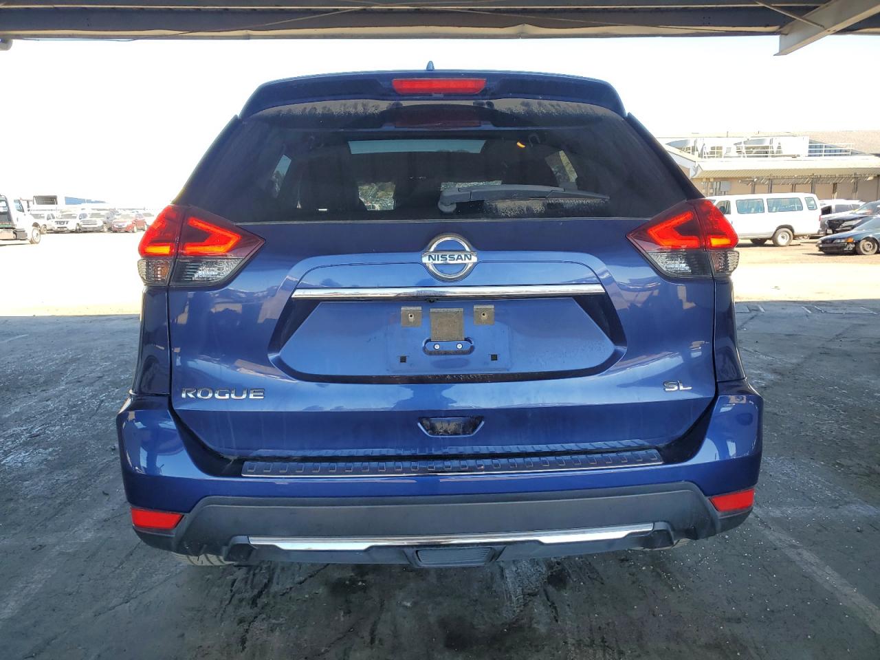 2017 Nissan Rogue S VIN: JN8AT2MT0HW148111 Lot: 82391485