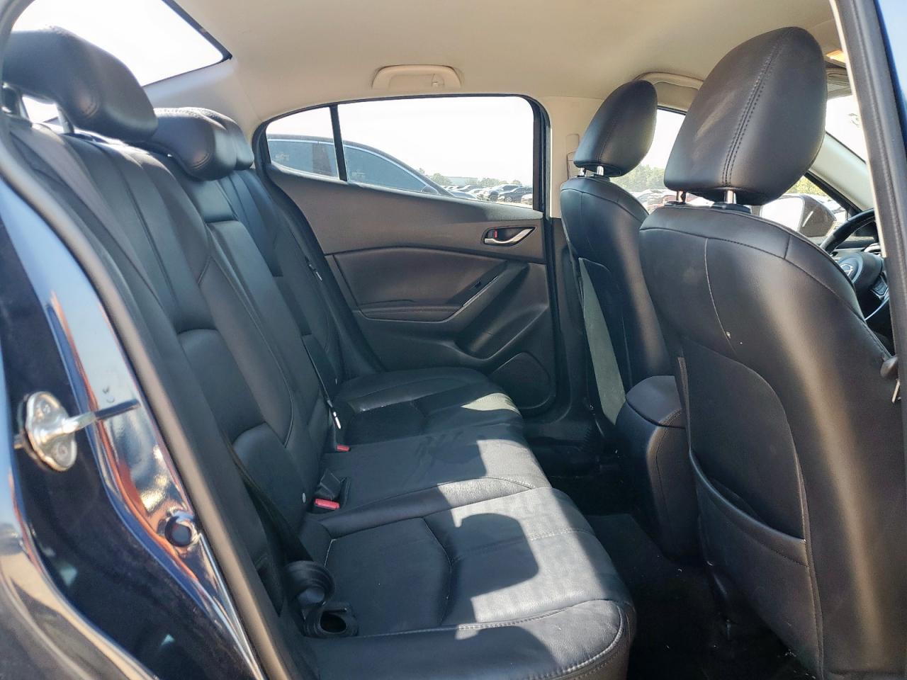 2018 Mazda 3 Touring VIN: 3MZBN1V35JM246041 Lot: 82272985