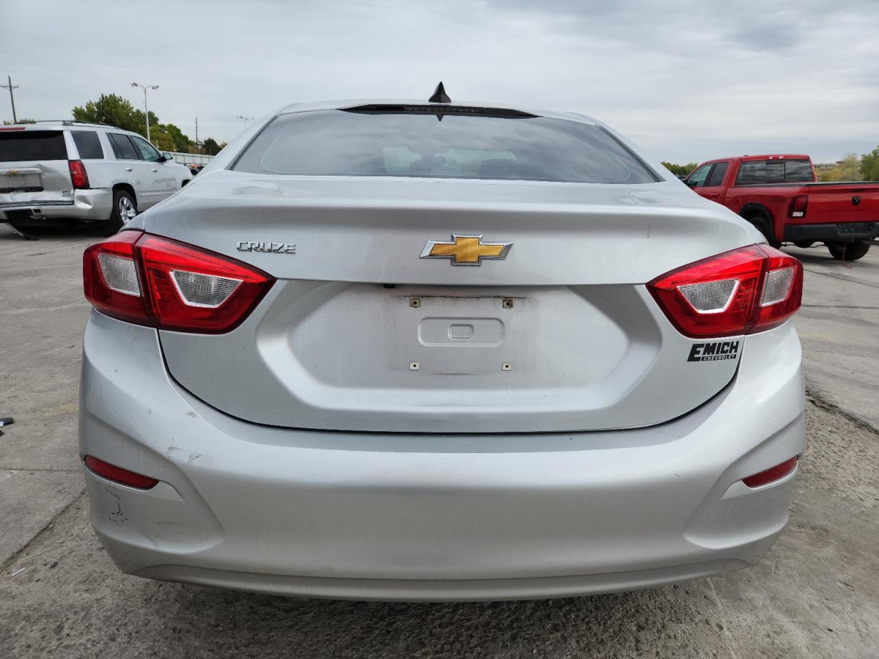 2018 Chevrolet Cruze Ls VIN: 1G1BC5SM1J7151072 Lot: 82407215