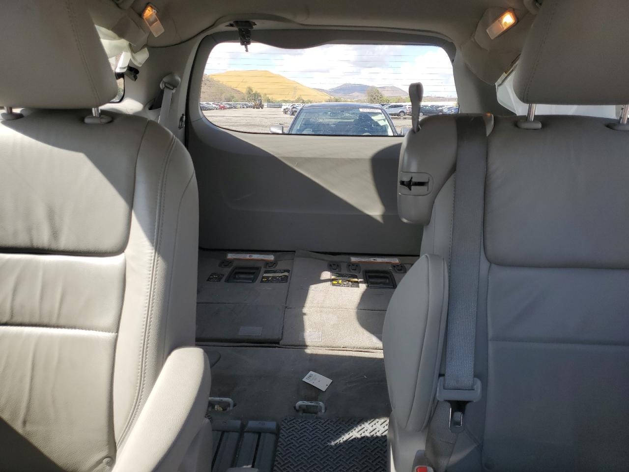 2018 Toyota Sienna Xle VIN: 5TDYZ3DC3JS925711 Lot: 86405475
