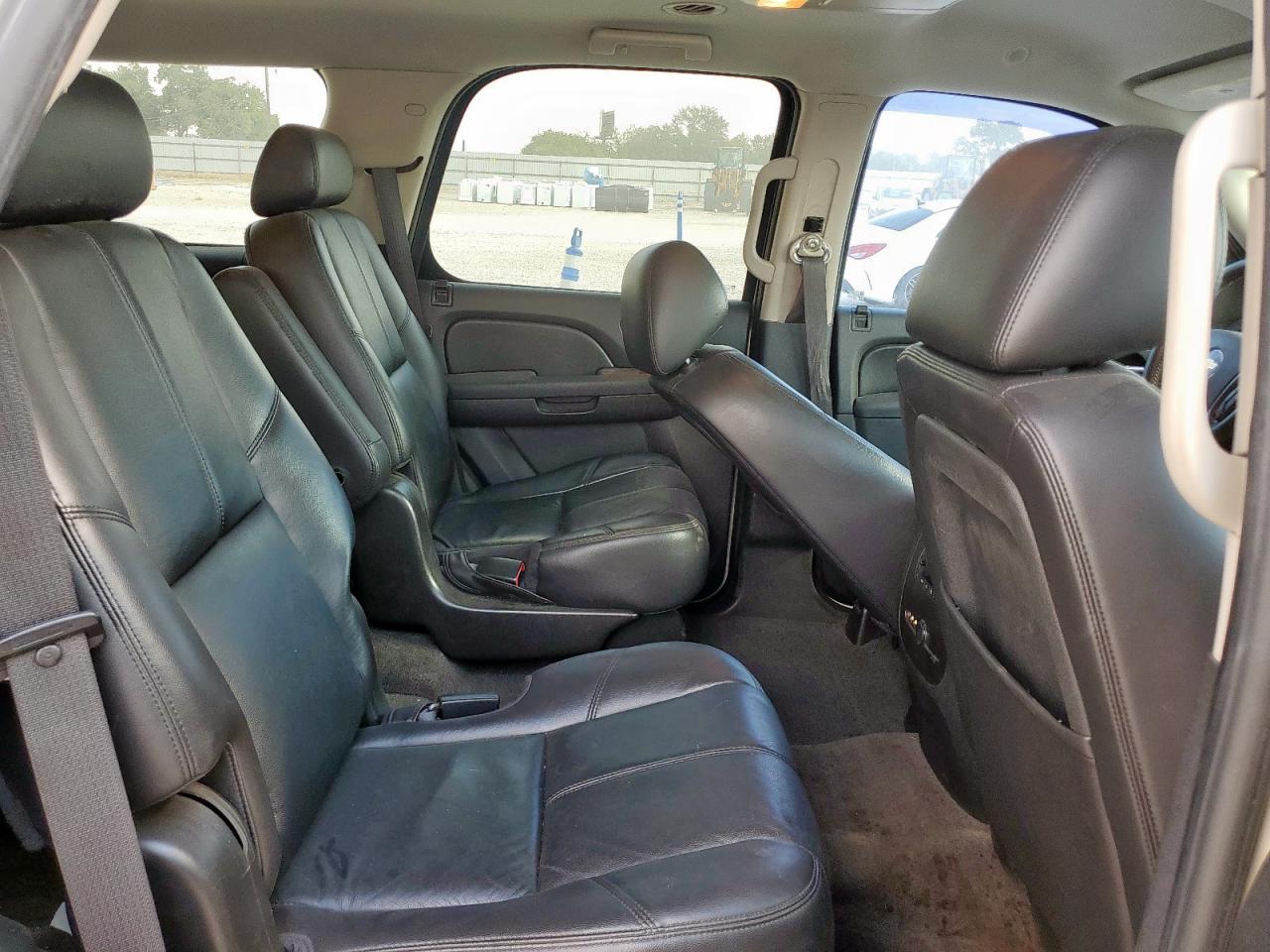 2010 Chevrolet Tahoe C1500 Lt VIN: 1GNUCBE09AR226054 Lot: 84646105