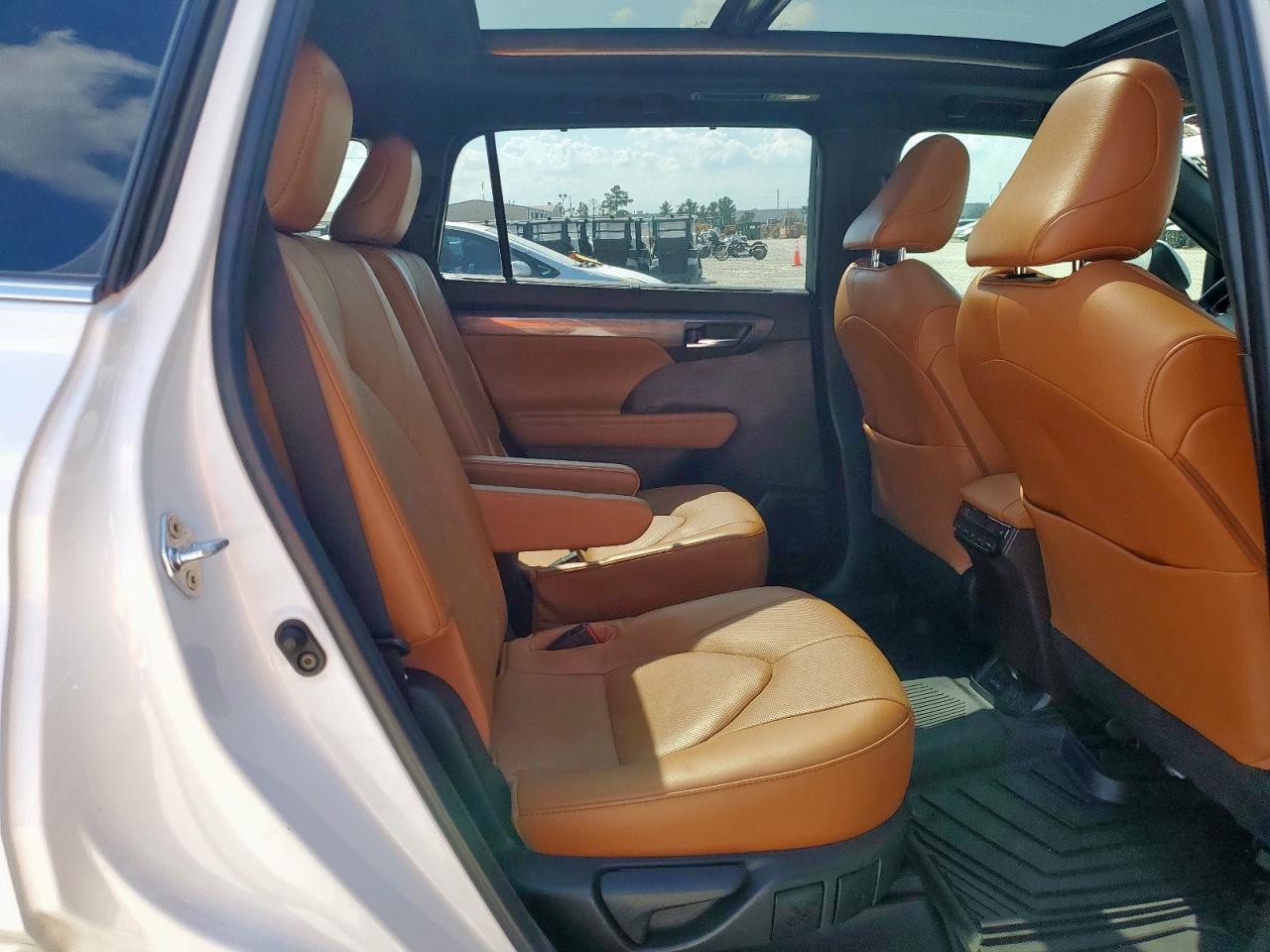 2022 Toyota Highlander Platinum VIN: 5TDFZRAH4NS129520 Lot: 71950065