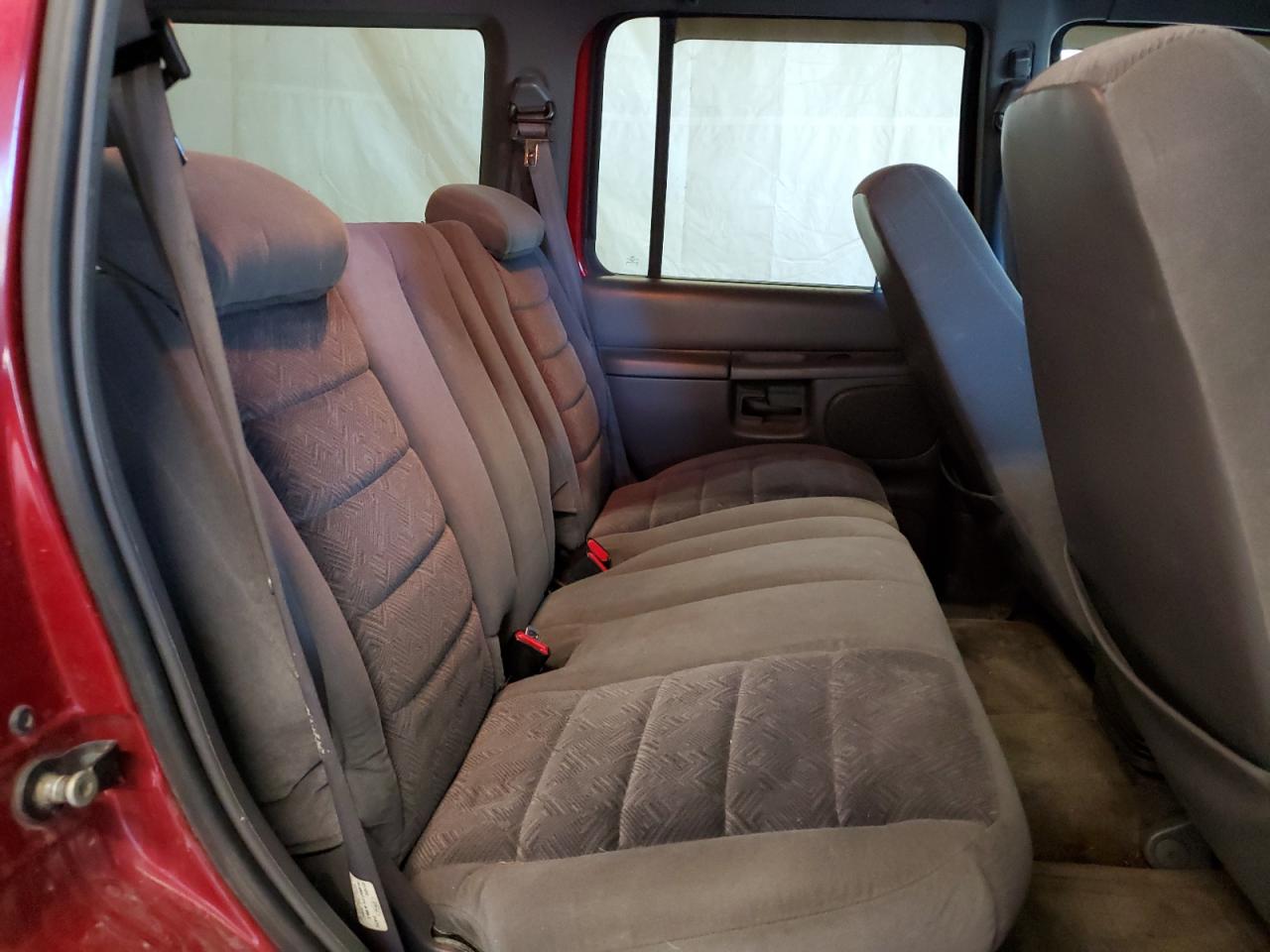 2000 Ford Explorer Xlt VIN: 1FMZU73E5YZA24468 Lot: 82210305